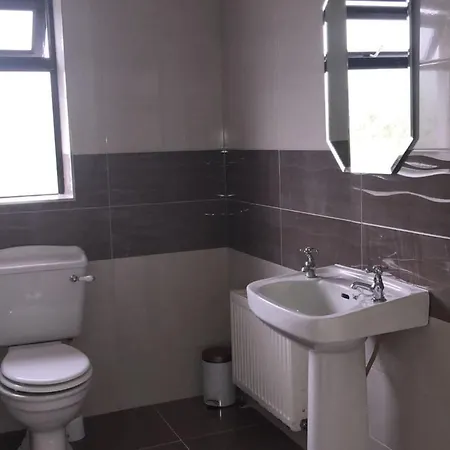 Luxuary Lovely 4-bed House روسكومون