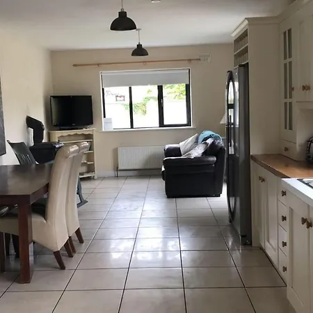 Luxuary Lovely 4-bed House